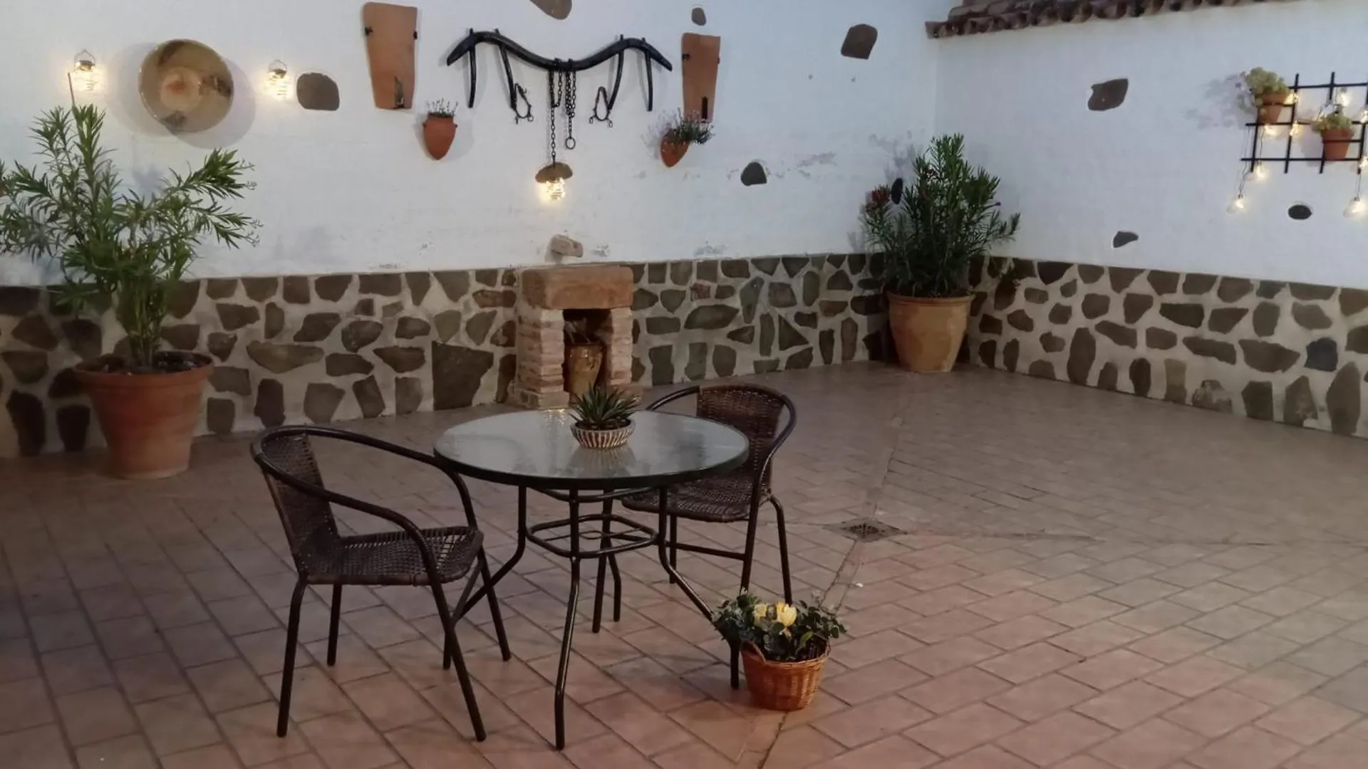 La Casa Del Paseo Villa Banos De La Encina 0*,