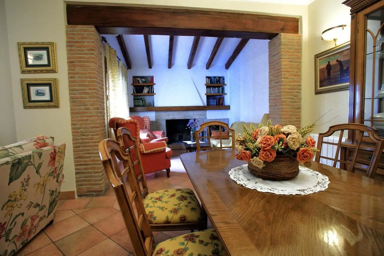 La Casa Del Paseo contacts